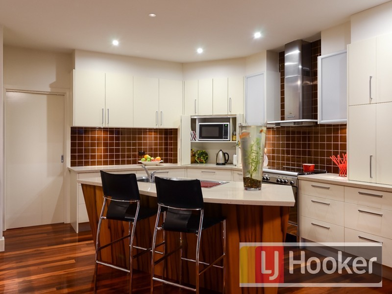 24 Melville Park Drive, Berwick VIC 3806