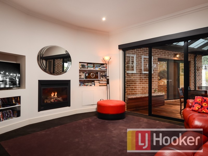 24 Melville Park Drive, Berwick VIC 3806