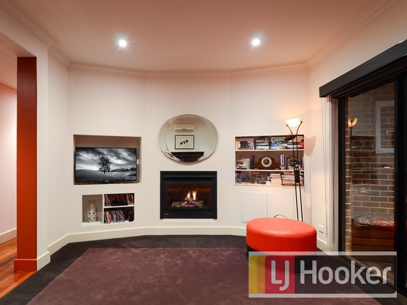 24 Melville Park Drive, Berwick VIC 3806