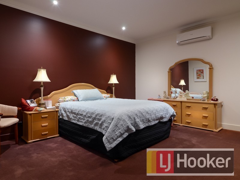 24 Melville Park Drive, Berwick VIC 3806