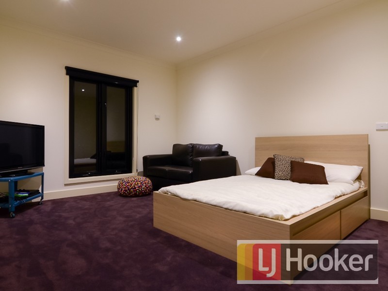 24 Melville Park Drive, Berwick VIC 3806