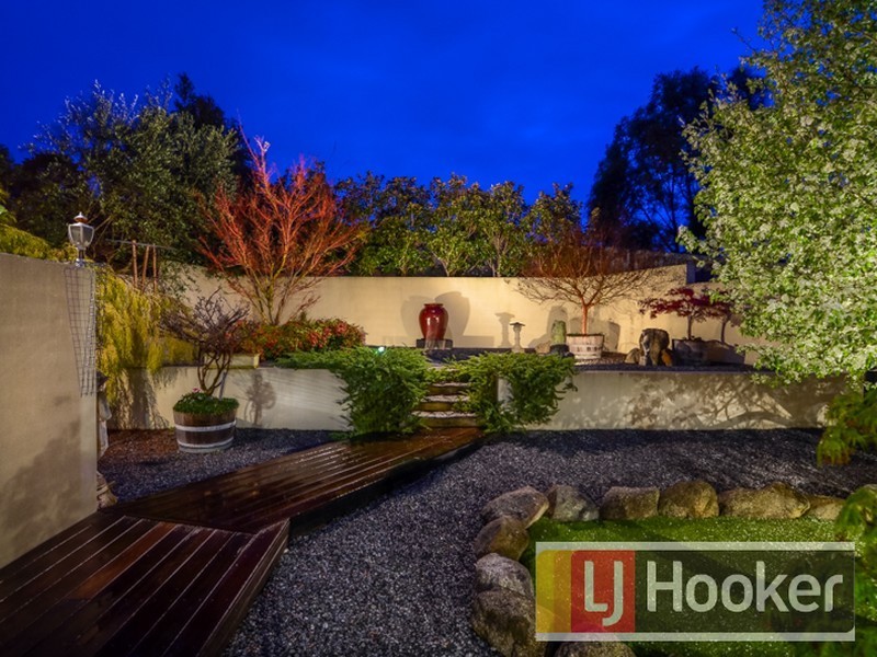 24 Melville Park Drive, Berwick VIC 3806