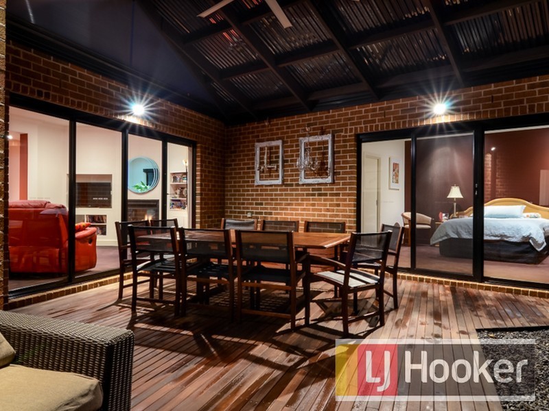 24 Melville Park Drive, Berwick VIC 3806