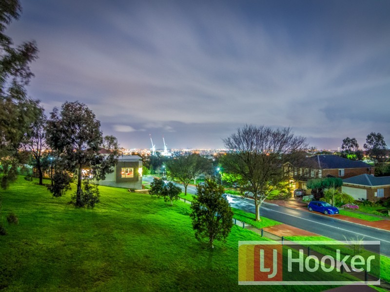 24 Melville Park Drive, Berwick VIC 3806