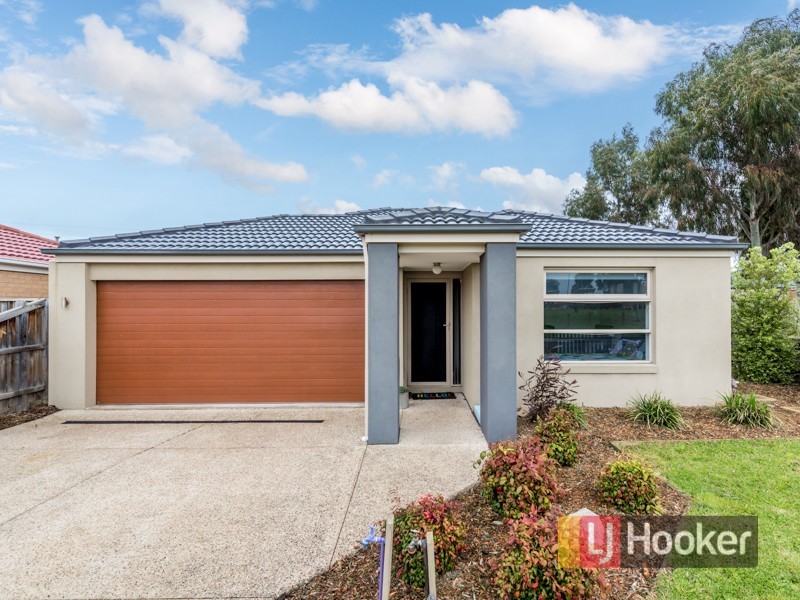 27 Bushranger Boulevard, Cranbourne East VIC 3977