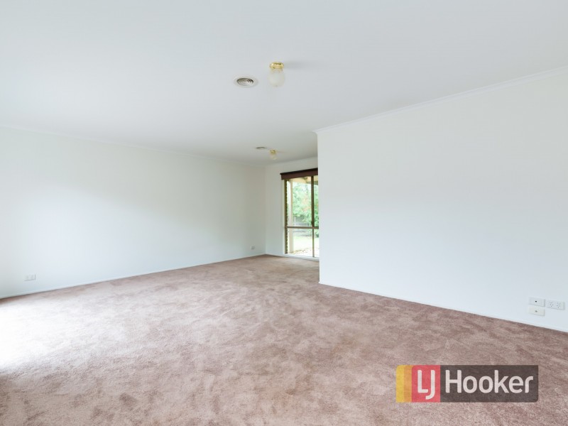 4 Hillman Court, Berwick VIC 3806