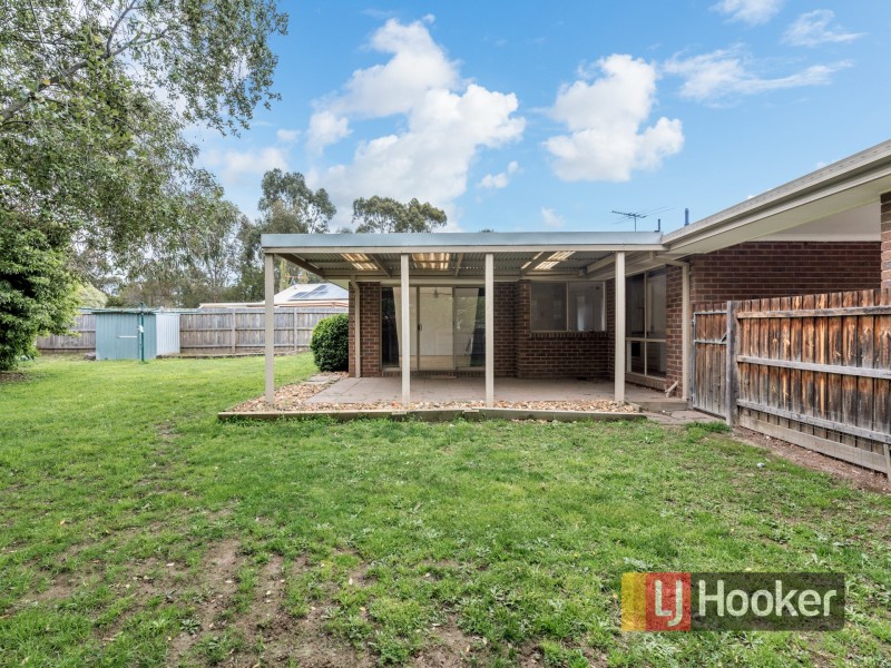 4 Hillman Court, Berwick VIC 3806