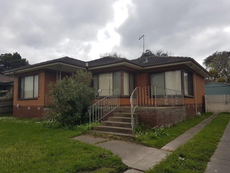 6 Meadow Wood Walk, Narre Warren VIC 3805