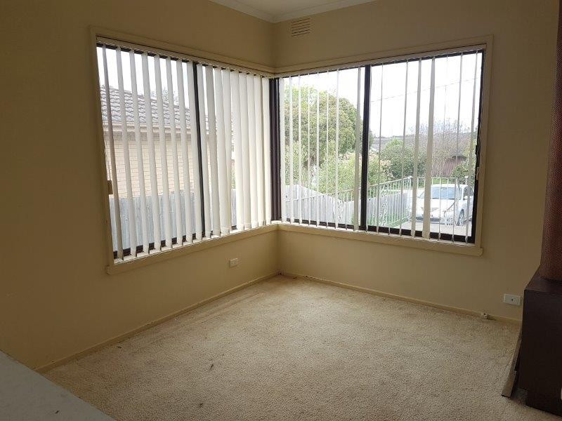 6 Meadow Wood Walk, Narre Warren VIC 3805