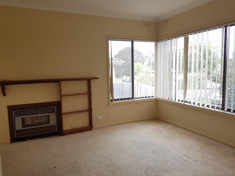 6 Meadow Wood Walk, Narre Warren VIC 3805