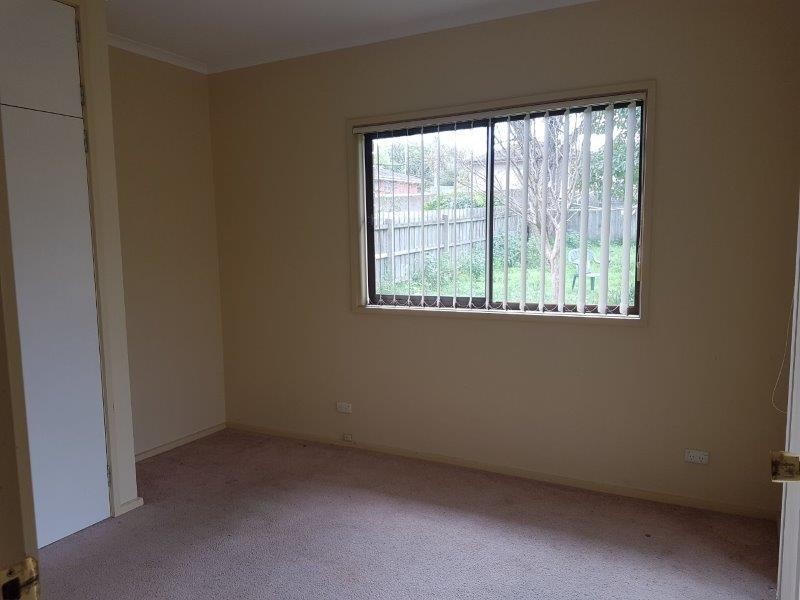 6 Meadow Wood Walk, Narre Warren VIC 3805