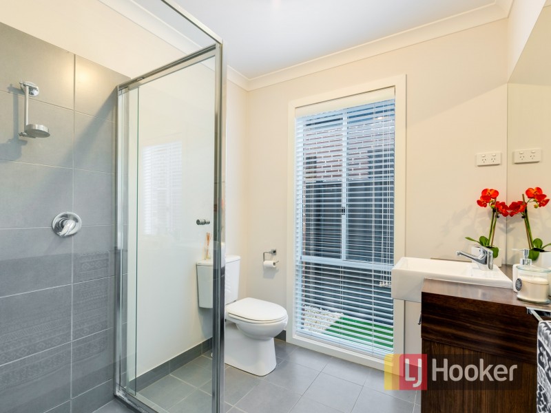 39 Falabela Road, Clyde North VIC 3978