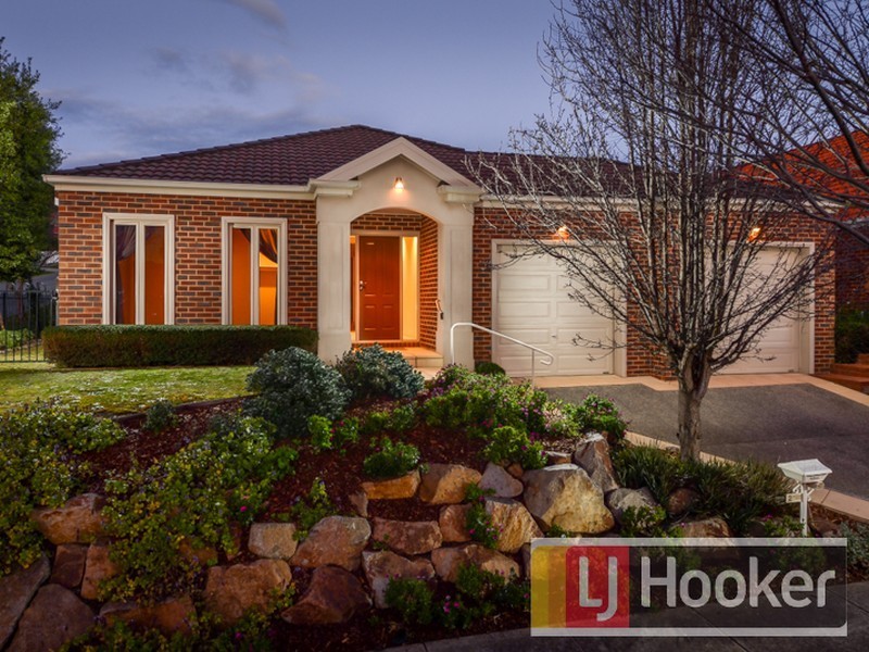 2 Hamdon Green, Berwick VIC 3806
