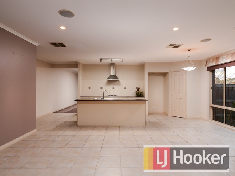2 Hamdon Green, Berwick VIC 3806