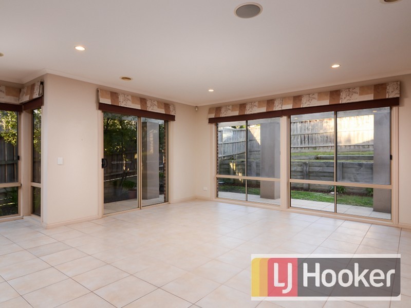 2 Hamdon Green, Berwick VIC 3806