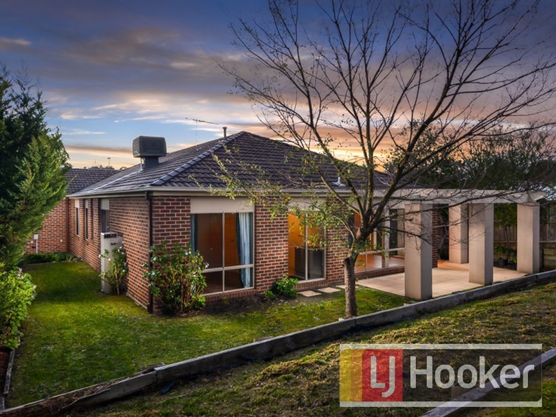 2 Hamdon Green, Berwick VIC 3806