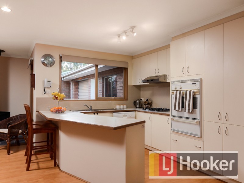 9 Wirrabarra Place, Berwick VIC 3806