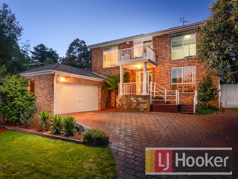 10 Outlook Drive, Berwick VIC 3806