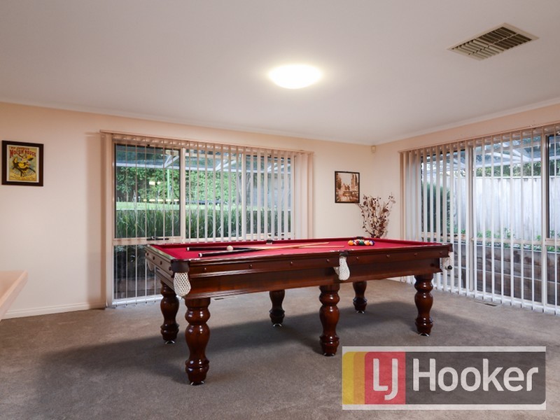 10 Outlook Drive, Berwick VIC 3806