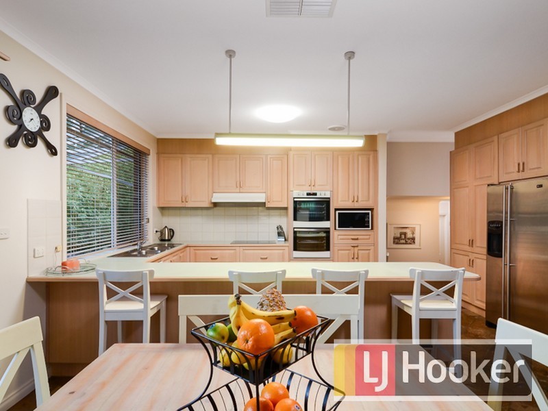 10 Outlook Drive, Berwick VIC 3806