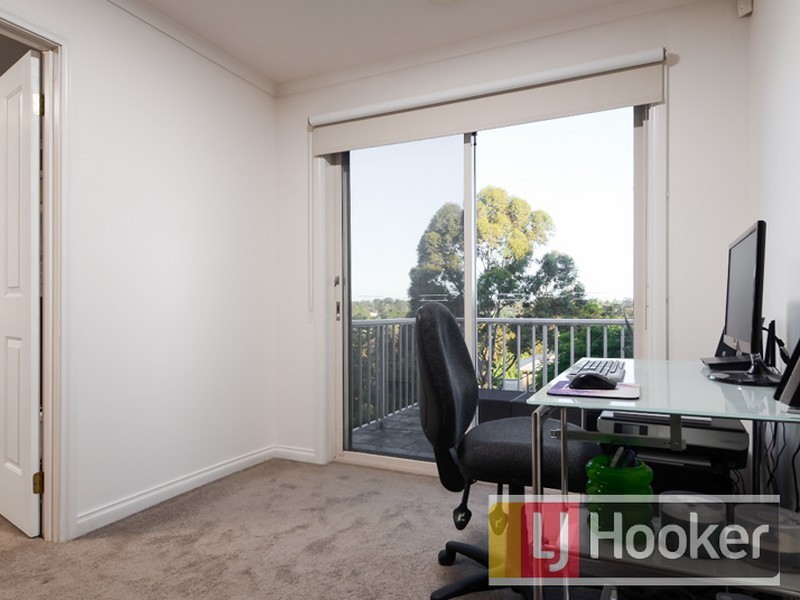 10 Outlook Drive, Berwick VIC 3806