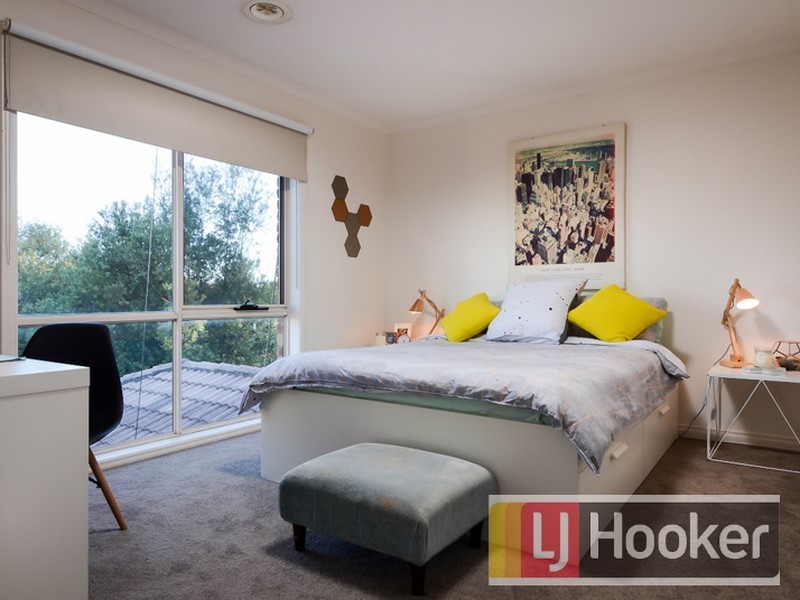 10 Outlook Drive, Berwick VIC 3806