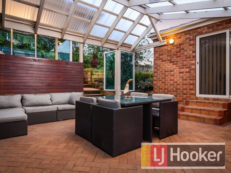 10 Outlook Drive, Berwick VIC 3806