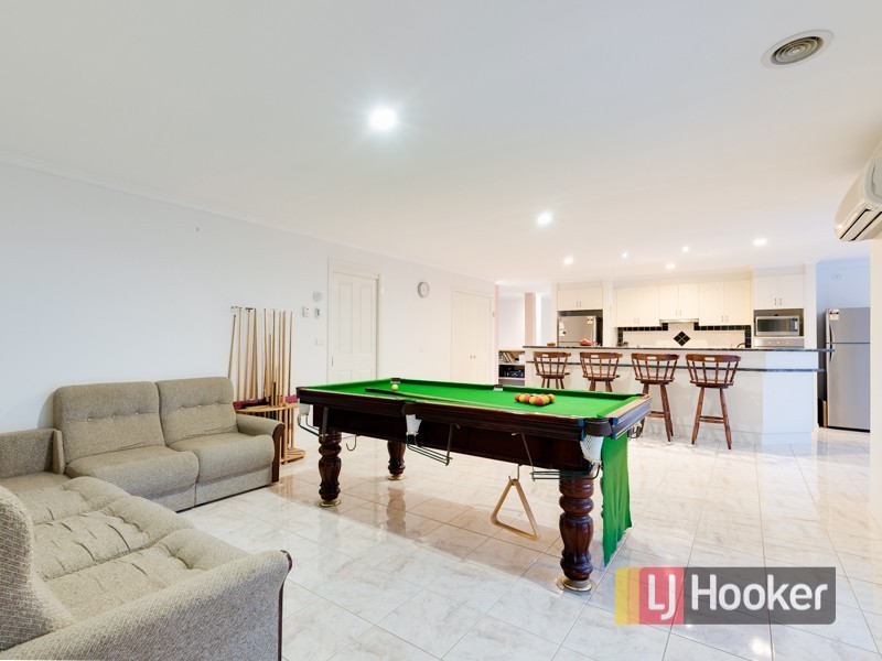 27 Hammerwood Green, Beaconsfield VIC 3807