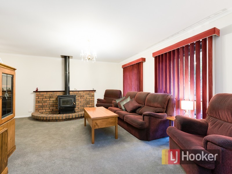 35 Adam Avenue, Hallam VIC 3803
