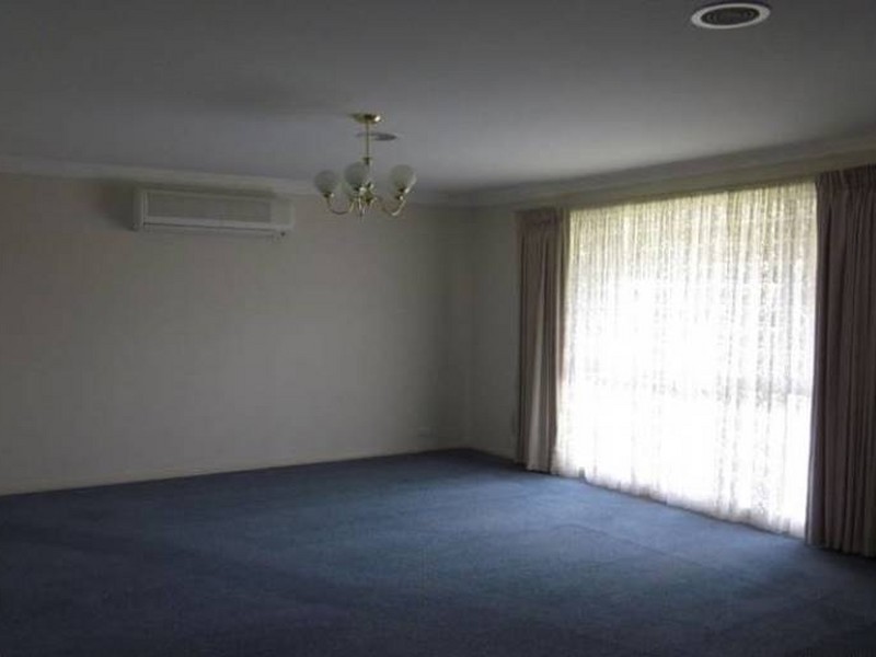 5 Kirrilee Court, Berwick VIC 3806