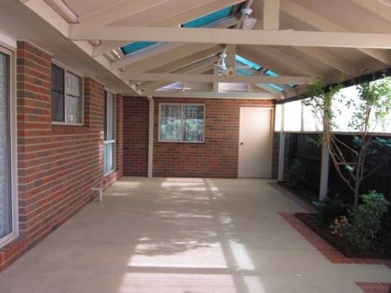 5 Kirrilee Court, Berwick VIC 3806