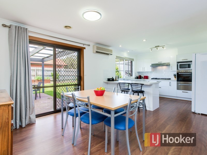 5 Daniher Close, Berwick VIC 3806