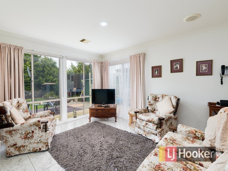 166 Sweeney Drive, Narre Warren VIC 3805