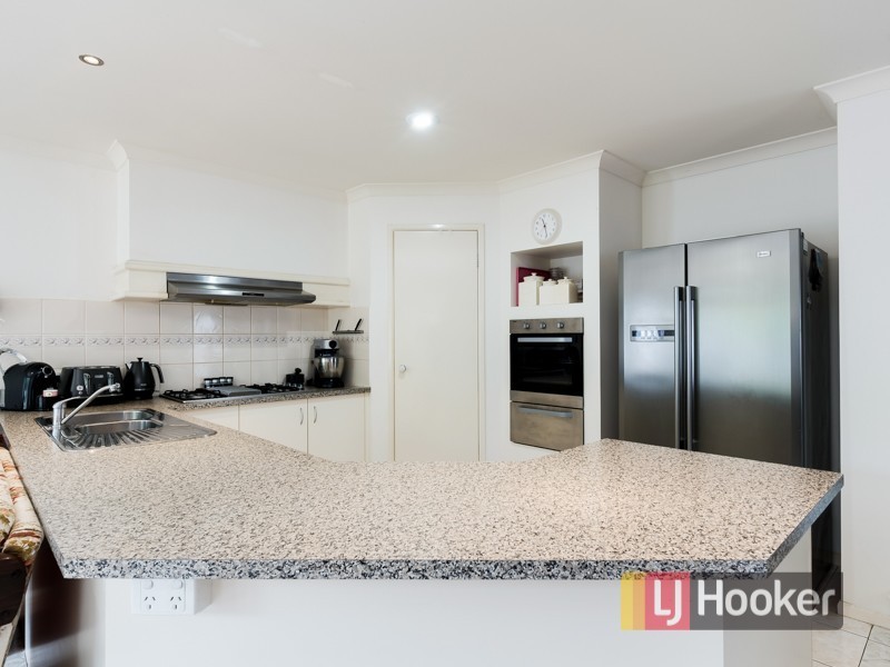 166 Sweeney Drive, Narre Warren VIC 3805