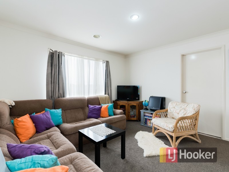 166 Sweeney Drive, Narre Warren VIC 3805