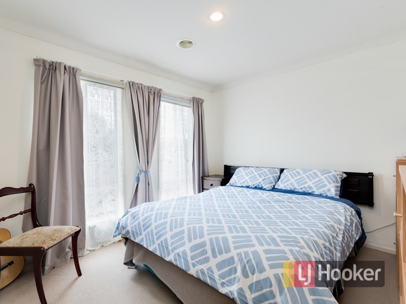 166 Sweeney Drive, Narre Warren VIC 3805