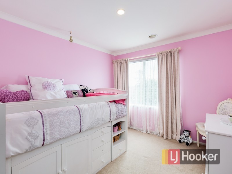 166 Sweeney Drive, Narre Warren VIC 3805