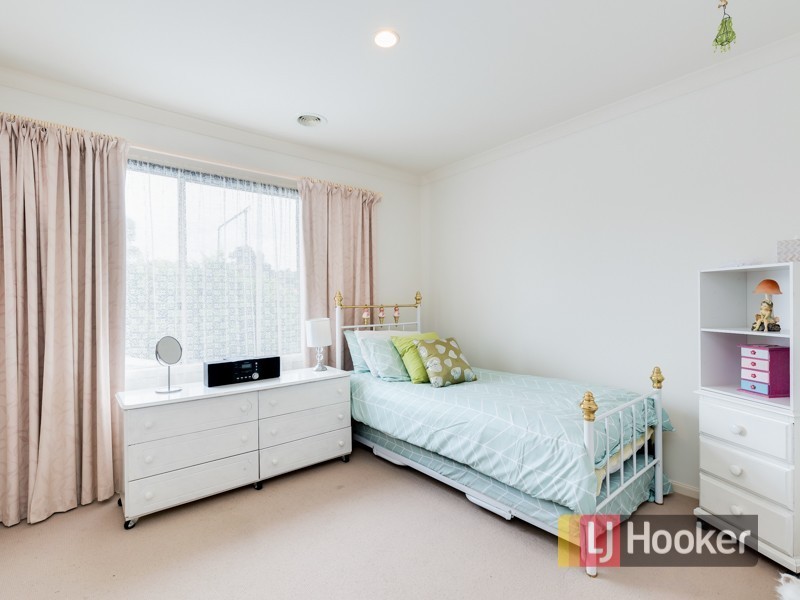 166 Sweeney Drive, Narre Warren VIC 3805