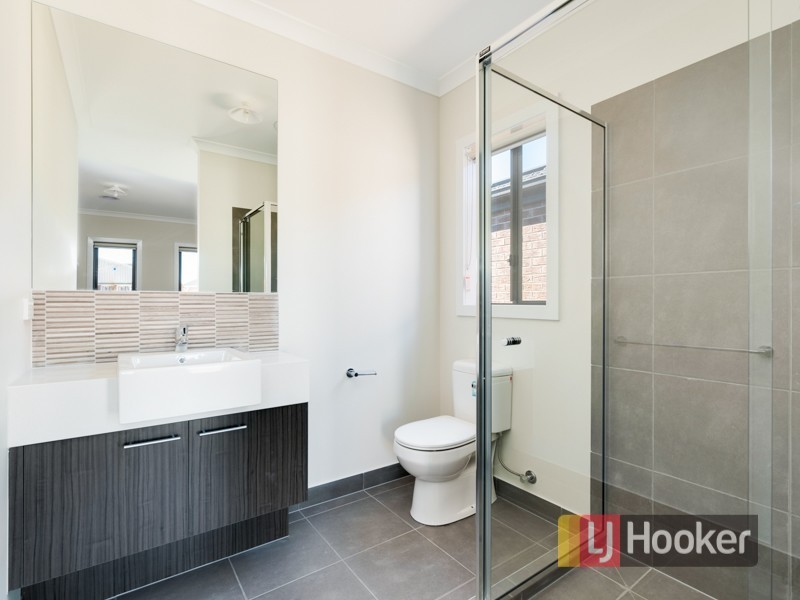 5 Hibiscus Street, Officer VIC 3809