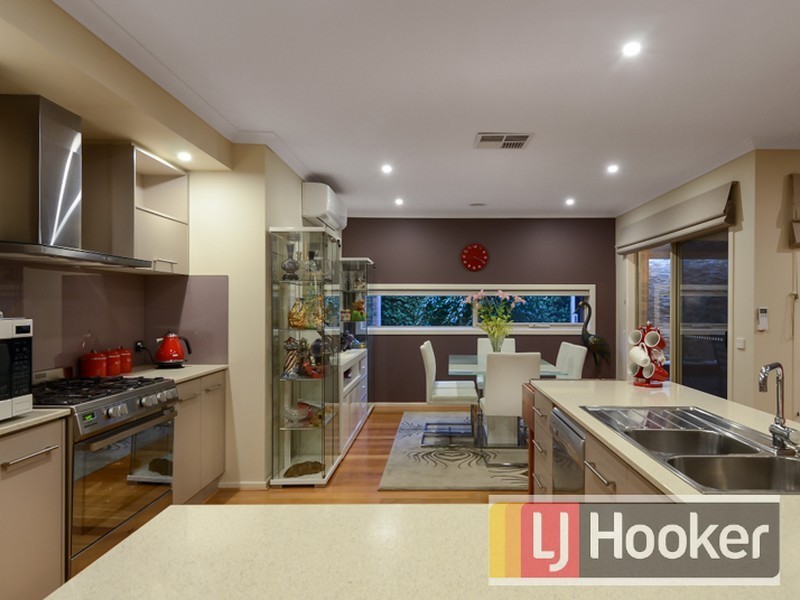 14 Honey Court, Berwick VIC 3806