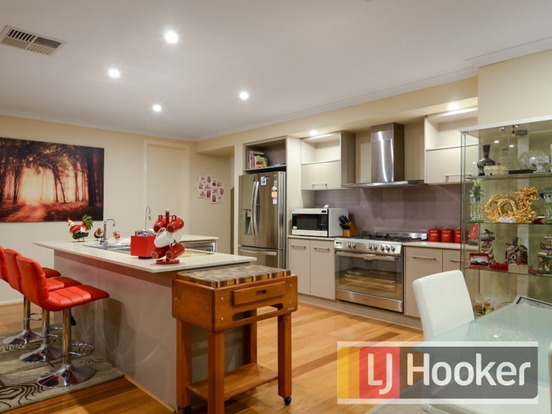 14 Honey Court, Berwick VIC 3806