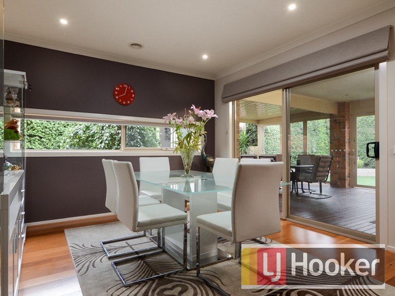14 Honey Court, Berwick VIC 3806