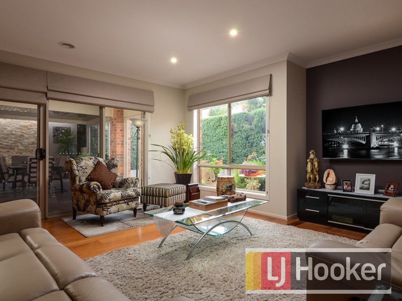 14 Honey Court, Berwick VIC 3806