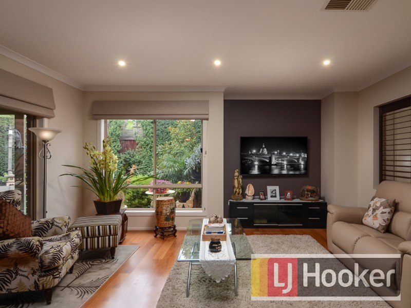 14 Honey Court, Berwick VIC 3806