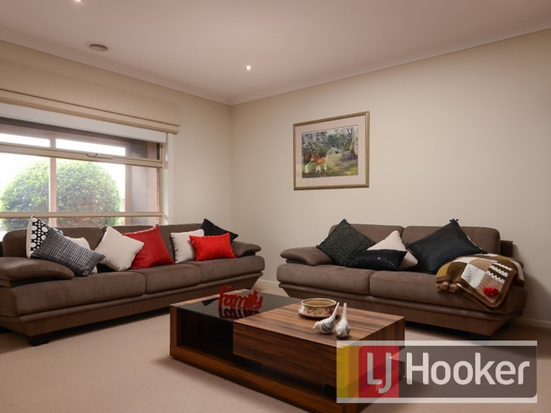 14 Honey Court, Berwick VIC 3806