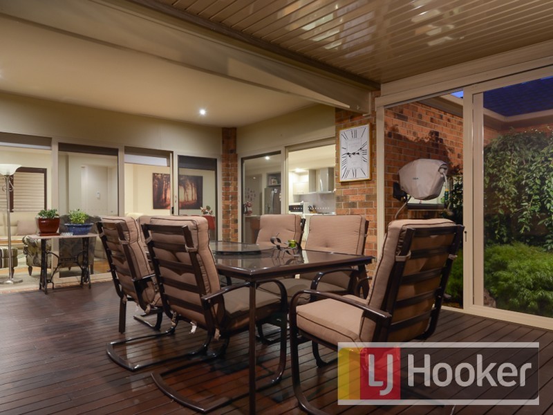 14 Honey Court, Berwick VIC 3806