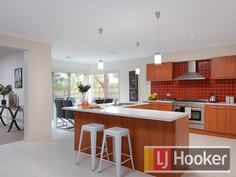 4 Lincoln Avenue, Berwick VIC 3806