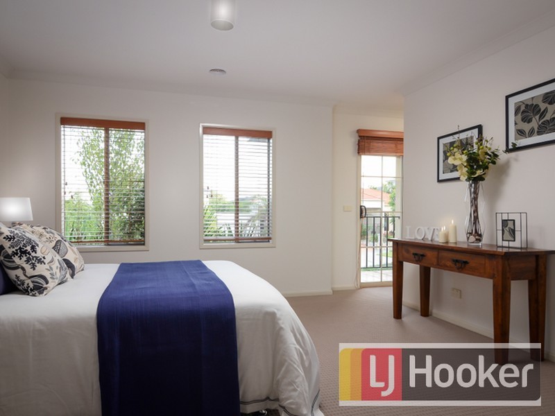 4 Lincoln Avenue, Berwick VIC 3806