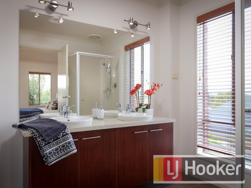 4 Lincoln Avenue, Berwick VIC 3806