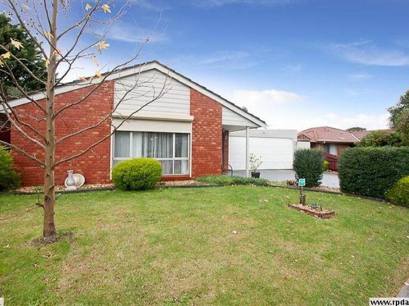 2 Kelburn Road, Berwick VIC 3806